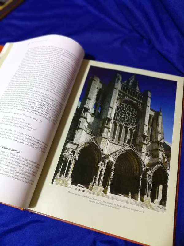 The Freemasons: The Illustrated Book of an Ancient Brotherhood. Hardcover
