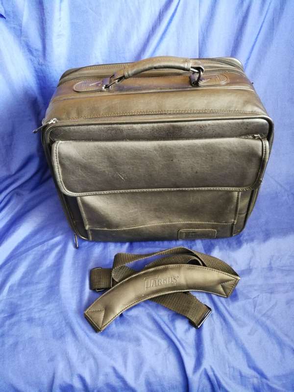 Targus Professional Black Leather Laptop Bag- Brief Case combo OCU2 Dual laptop Compartment