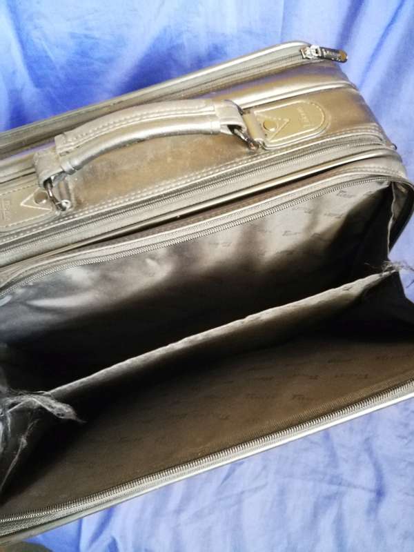Targus Professional Black Leather Laptop Bag- Brief Case combo OCU2 Dual laptop Compartment