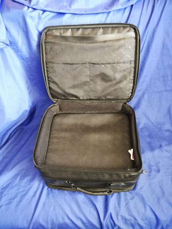 Targus Professional Black Leather Laptop Bag- Brief Case combo OCU2 Dual laptop Compartment