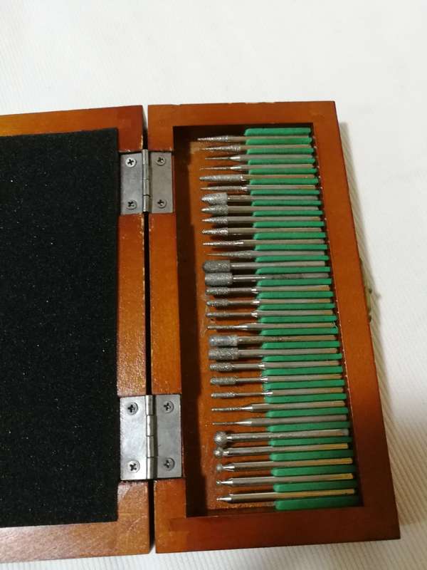 30 Piece Diamond Coated Burr Drill Set with 3mm Shank. Wood case