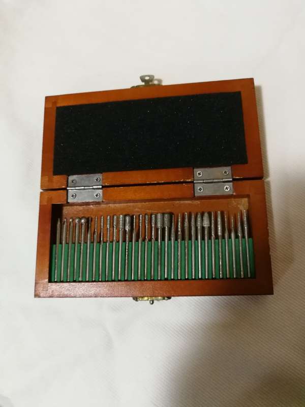30 Piece Diamond Coated Burr Drill Set with 3mm Shank. Wood case