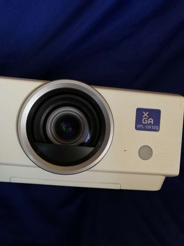 Sony VPL-DX120 HDMI 2600 Lumens XGA Mobile Projector. Screen size 30 to 300(0.76 m to 7.62 m)