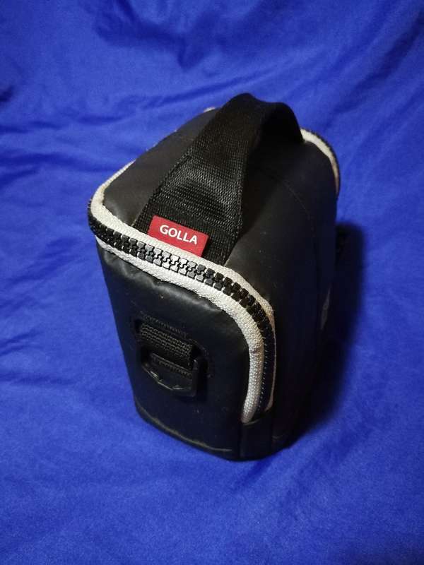 Golla Sling Bag with handle (Small) for mirrorless camera