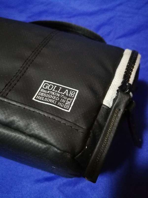 Golla Sling Bag with handle (Small) for mirrorless camera