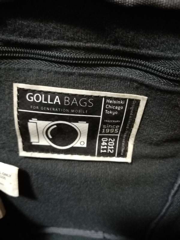 Golla Sling Bag with handle (Small) for mirrorless camera