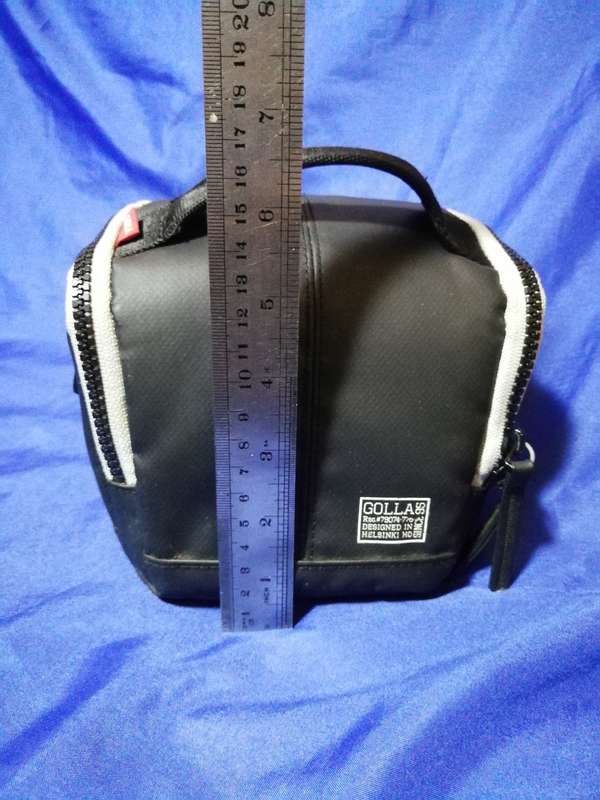 Golla Sling Bag with handle (Small) for mirrorless camera