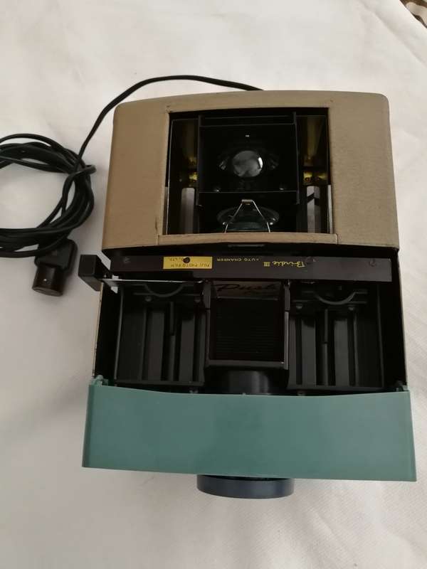 Fuji Film Birdie III Vintage Slide Projector. - Vintage