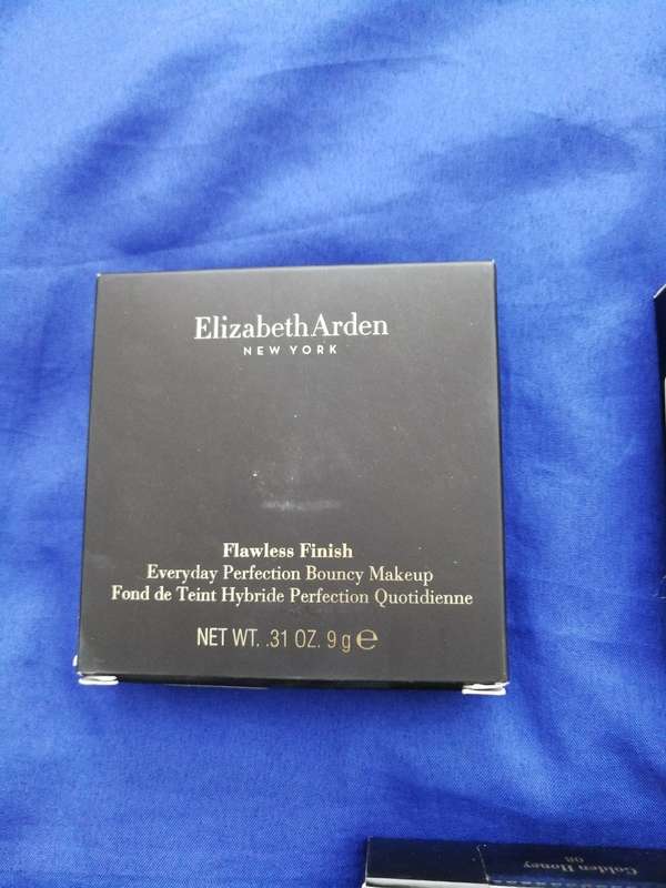 Elizabeth Arden Everyday Perfection Bouncy Makeup (For 3)- Golden Honey 08.