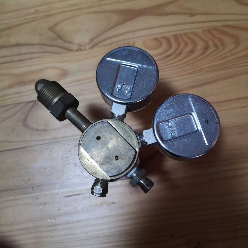 Afrox Scientific gas regulator- Scientific regulators are suitable up to purity 5.0 (99.99%)