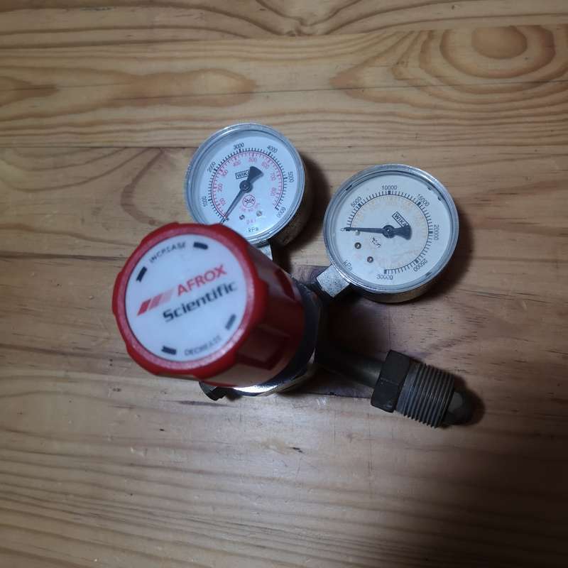 Afrox Scientific gas regulator- Scientific regulators are suitable up to purity 5.0 (99.99%)
