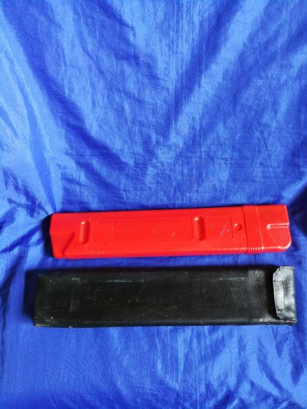 Warning triangle, Size Ideal for Bakkie or SUV. With vinyl leather pouch