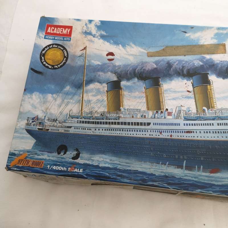 Titanic Model- Academy r.m.s. titantic 1/400 scale plastic model kit