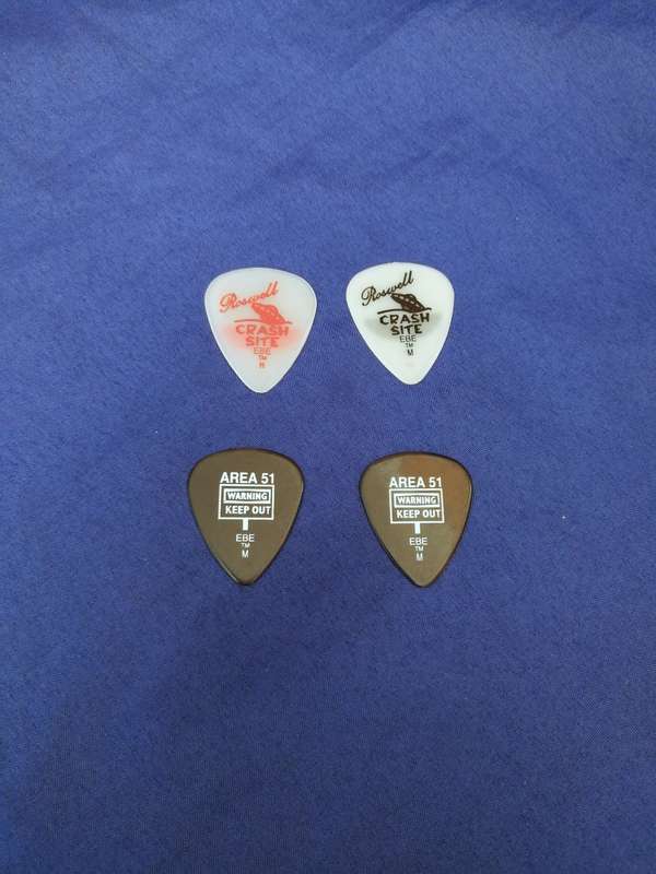 COLLECTORS SERIES ROSWELL CRASH SITE GUITAR PLECTRUM- Vintage