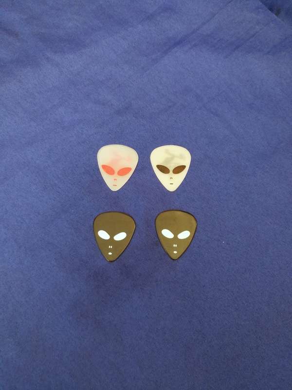 COLLECTORS SERIES ROSWELL CRASH SITE GUITAR PLECTRUM- Vintage