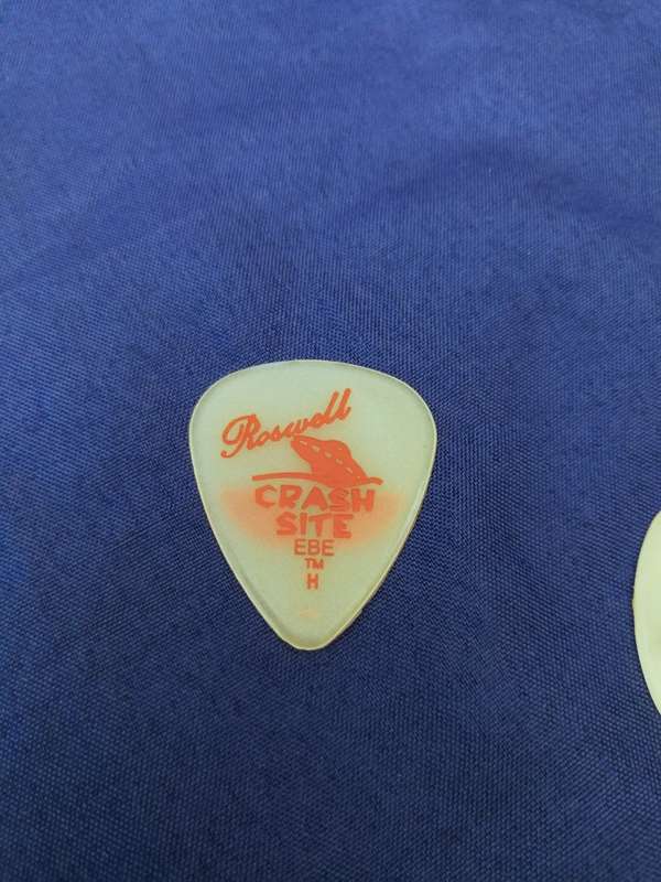 COLLECTORS SERIES ROSWELL CRASH SITE GUITAR PLECTRUM- Vintage
