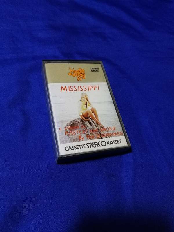 Mississippi and other hits of Smokey & Pussycat by Sessionmen- 1978. Tape