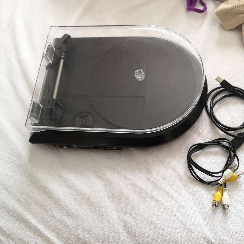 LP/ Vinyl player- Ion quick play USB LP player