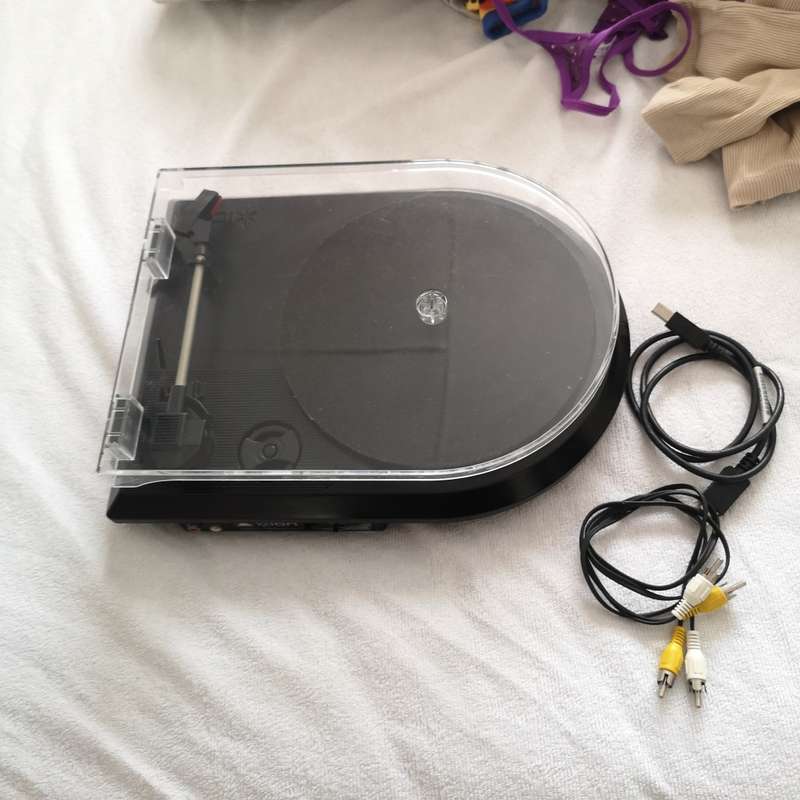 LP/ Vinyl player- Ion quick play USB LP player