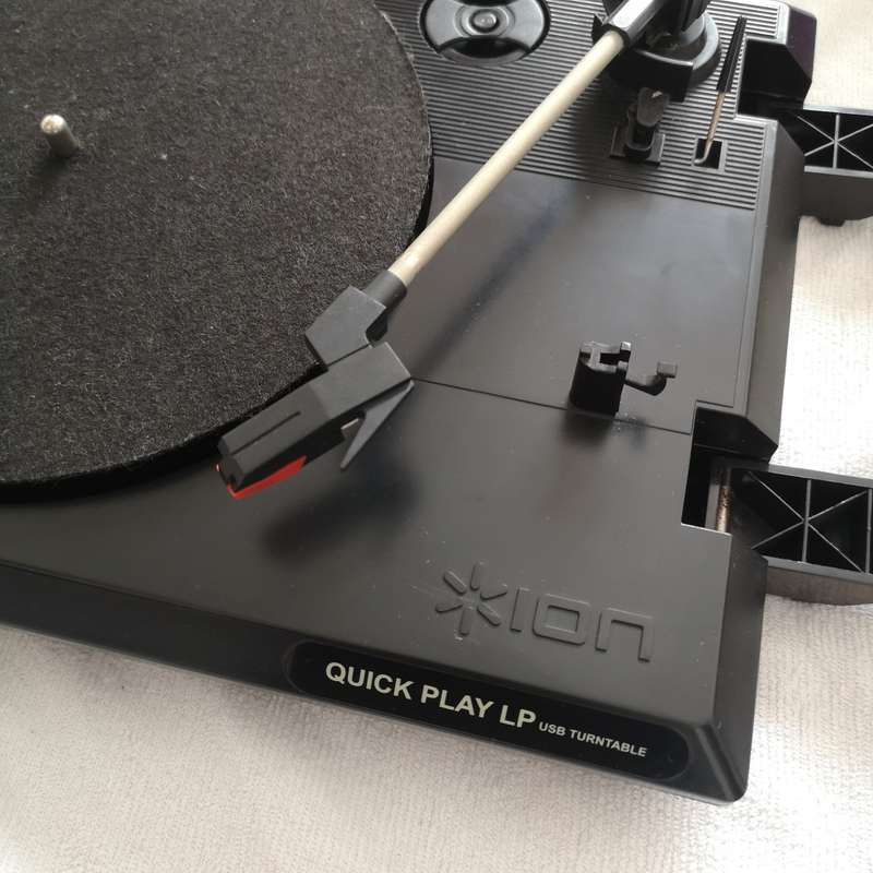 LP/ Vinyl player- Ion quick play USB LP player