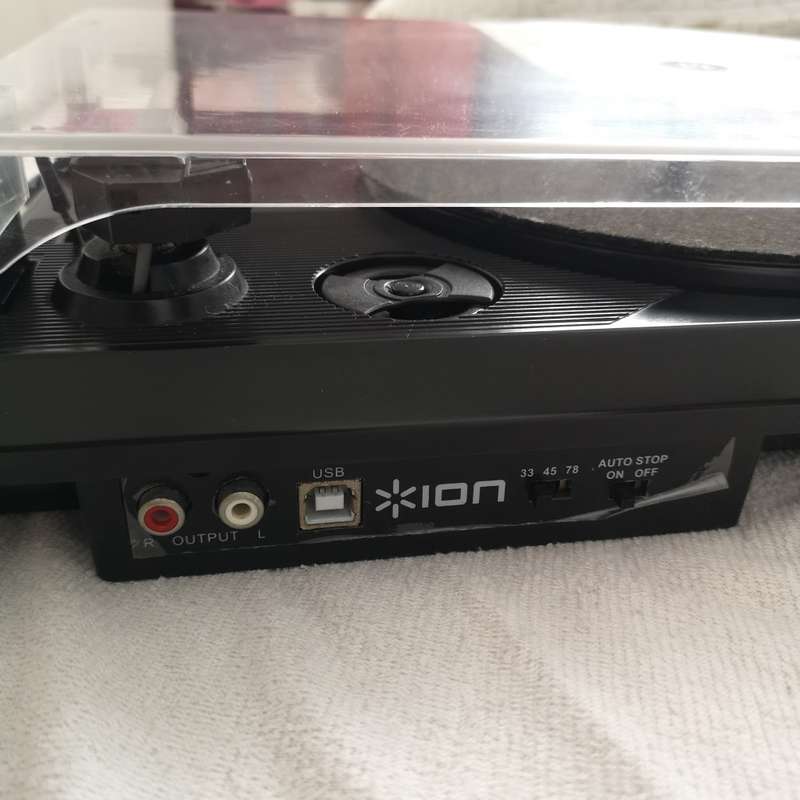 LP/ Vinyl player- Ion quick play USB LP player