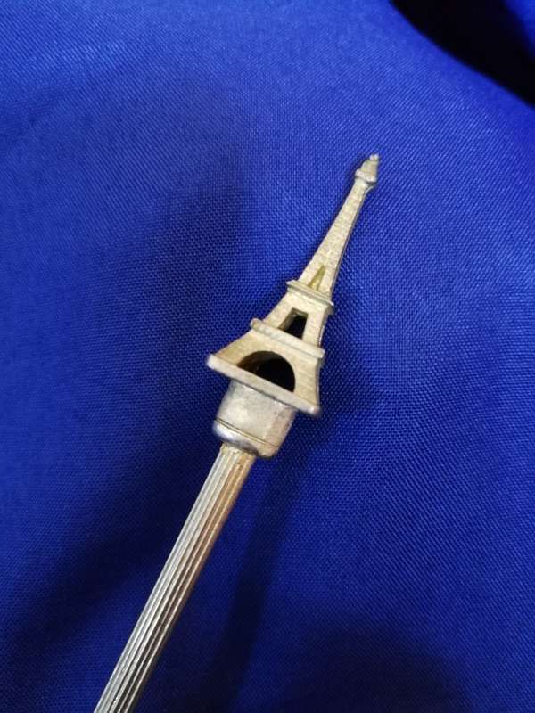 EIFFEL Tower PARIS FRANCE Souvenir Collector Spoon Vintage Collectible. Rare Find