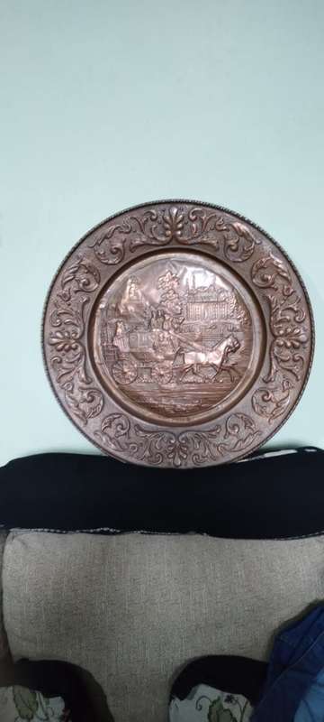 VINTAGE HAND MADE LARGE ORNATE  COPPER WALL DECOR PLATE - Wagon scene