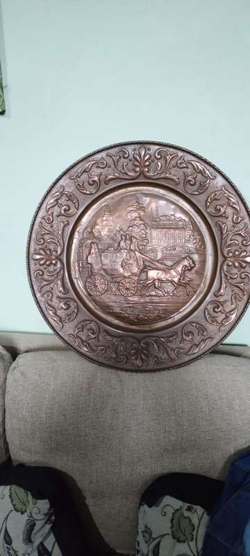 VINTAGE HAND MADE LARGE ORNATE  COPPER WALL DECOR PLATE - Wagon scene