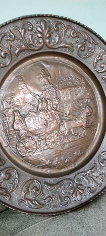 VINTAGE HAND MADE LARGE ORNATE  COPPER WALL DECOR PLATE - Wagon scene