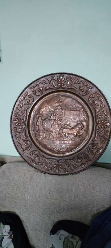 VINTAGE HAND MADE LARGE ORNATE  COPPER WALL DECOR PLATE - Wagon scene