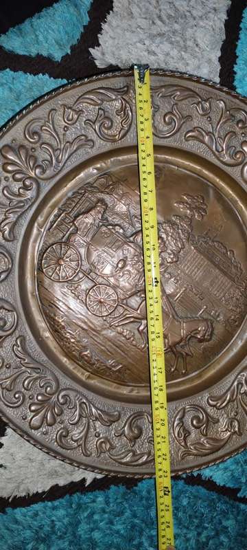 VINTAGE HAND MADE LARGE ORNATE  COPPER WALL DECOR PLATE - Wagon scene