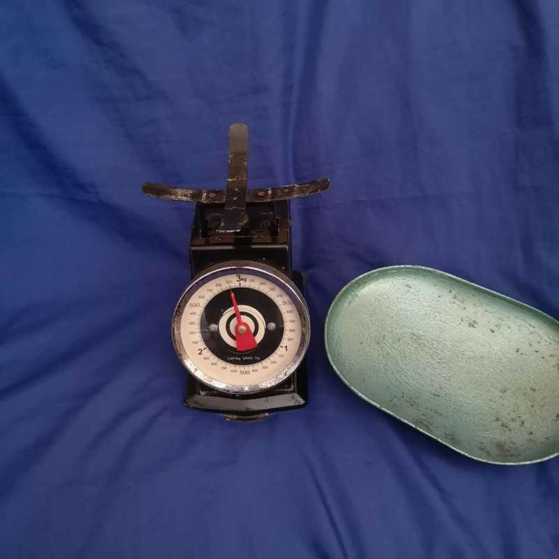 Vintage mechanical kitchen scale