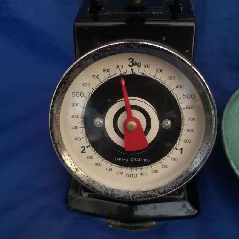 Vintage mechanical kitchen scale