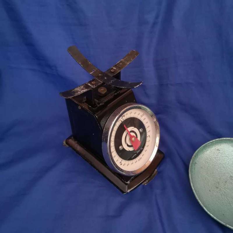 Vintage mechanical kitchen scale