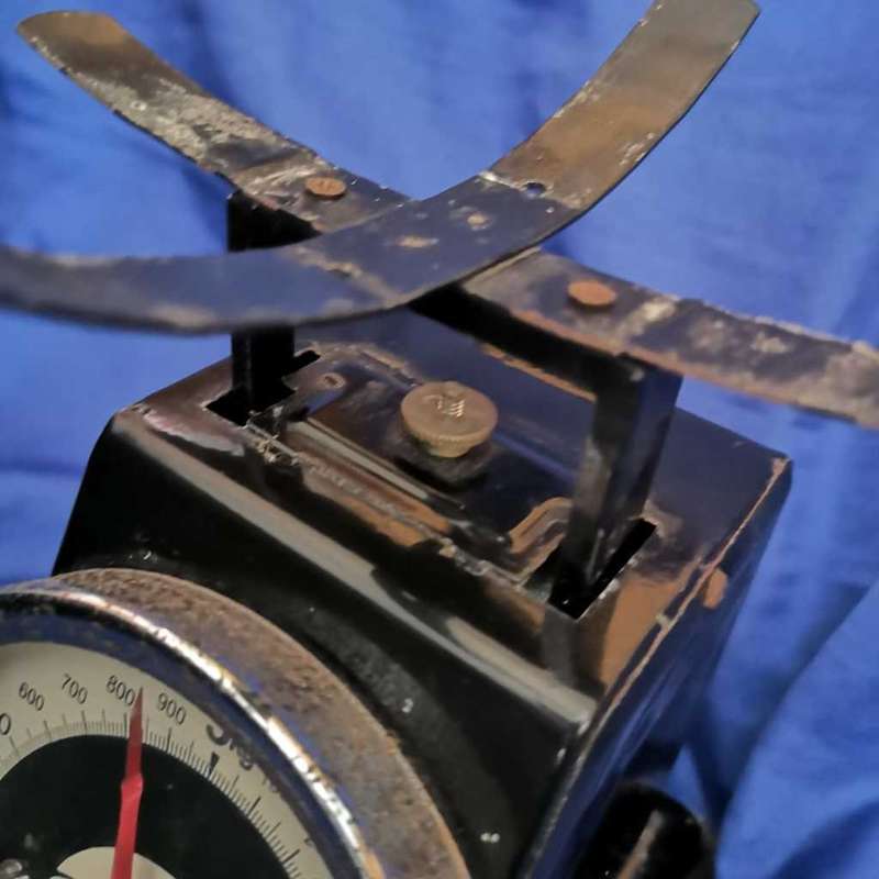 Vintage mechanical kitchen scale