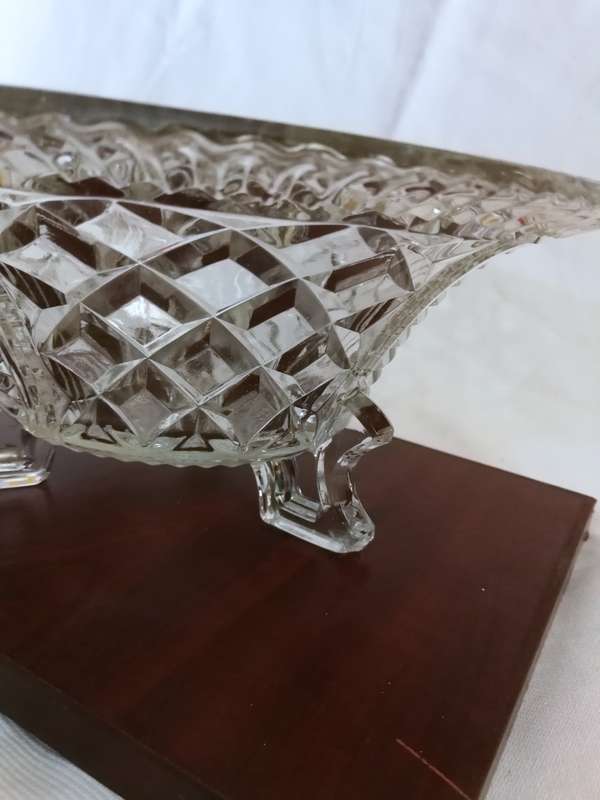 Beautiful footed glass fruit bowl. Vintage
