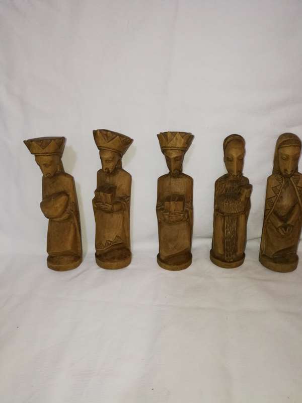 Vintage stunning wood carved figurines (6)- Origin unknown