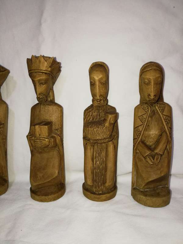 Vintage stunning wood carved figurines (6)- Origin unknown