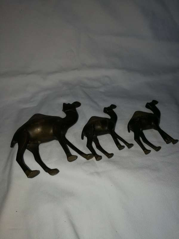 Vintage heavy brass/ bronze 3 camel set