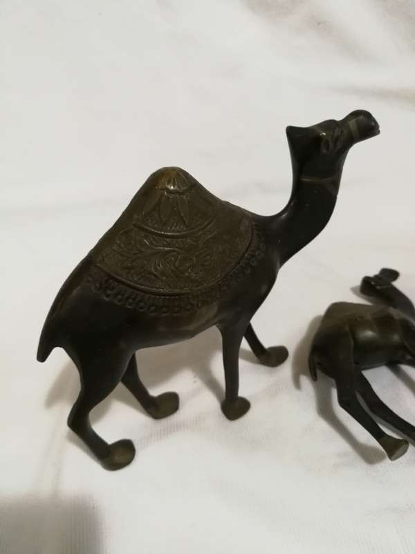Vintage heavy brass/ bronze 3 camel set