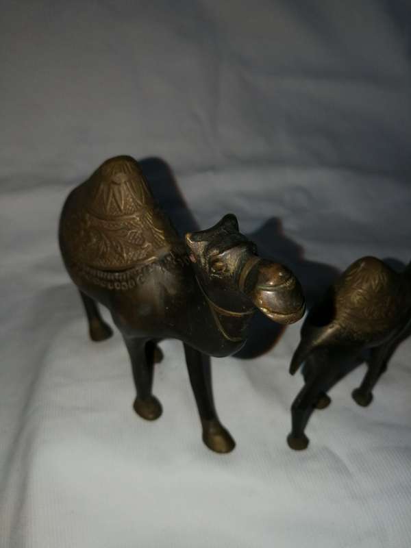 Vintage heavy brass/ bronze 3 camel set