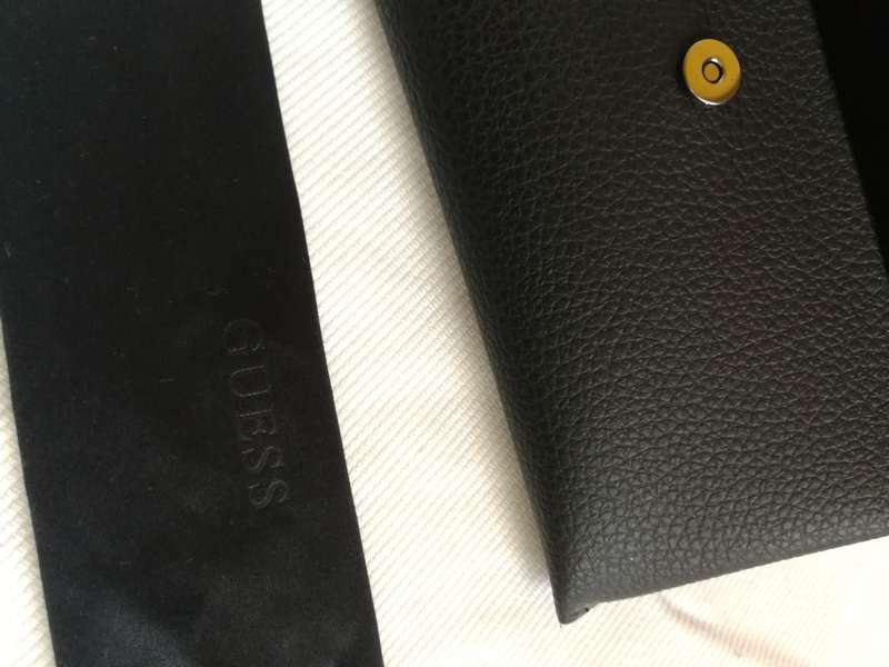 GUESS Soft Shell Black Leather glasses case with original lens cloth.