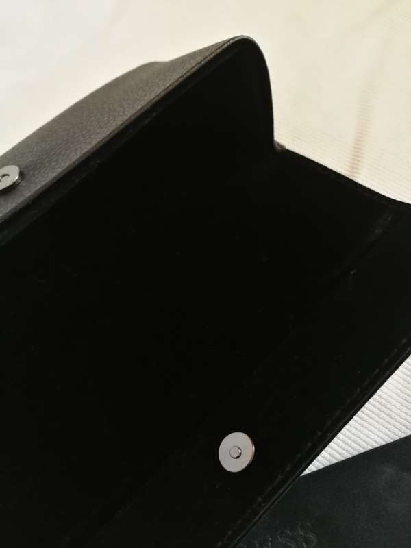 GUESS Soft Shell Black Leather glasses case with original lens cloth.