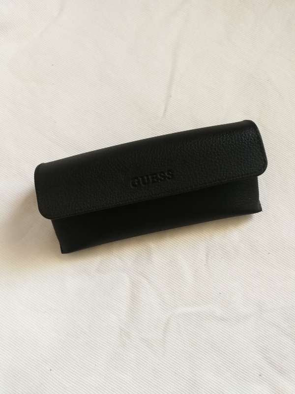 GUESS Soft Shell Black Leather glasses case with original lens cloth.
