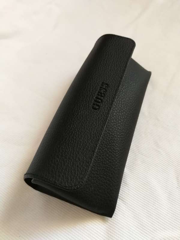 GUESS Soft Shell Black Leather glasses case with original lens cloth.
