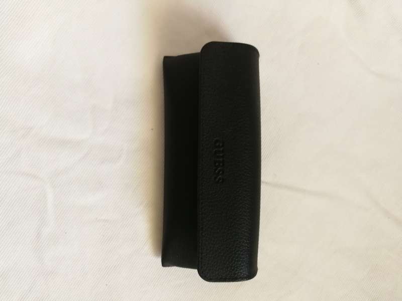 GUESS Soft Shell Black Leather glasses case with original lens cloth.