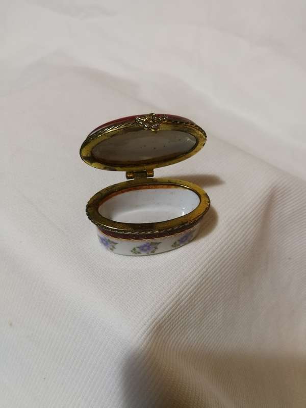 Vintage Porcelain Hinged Oval Floral Trinket/ Pill Box
