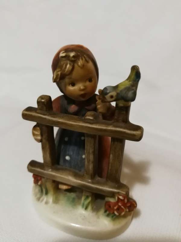 Vintage Goebel Hummel Figurine `Signs of Spring` #203 2/0 TMK-5 W Germany 4`