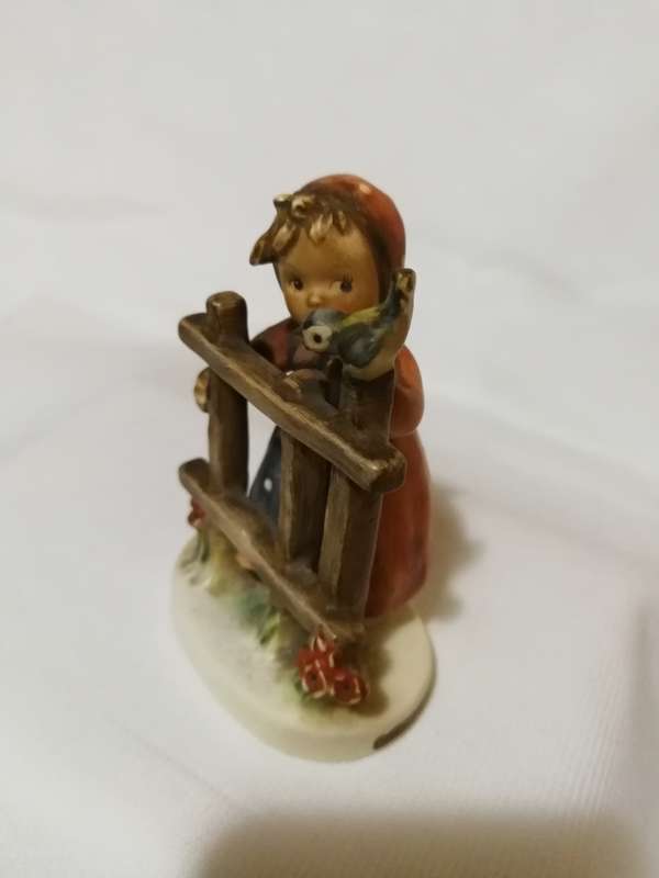 Vintage Goebel Hummel Figurine `Signs of Spring` #203 2/0 TMK-5 W Germany 4`