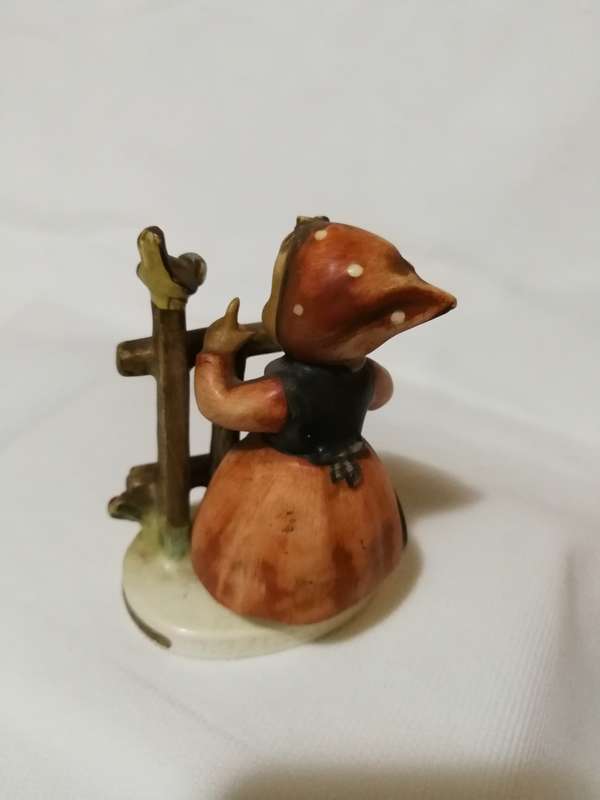 Vintage Goebel Hummel Figurine `Signs of Spring` #203 2/0 TMK-5 W Germany 4`